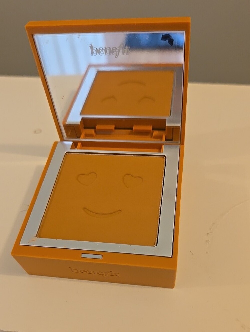 Benefit Hello Happy Velvet Powder Foundation - 9 - Picture 4 of 7